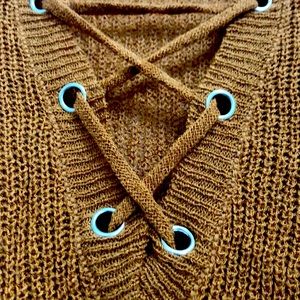Women’s V-Neck Sweater (size M)